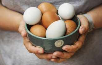 Фото: Нужно ли мыть яйца перед варкой: объяснение эксперта