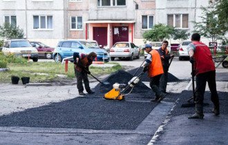 Фото: Читатели спрашивают: запланирован ли ремонт асфальта во дворах по улице 60 лет СССР