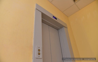 Фото: Проблема решена: в доме №16 по улице М. Богдановича восстановлено освещение возле лифта