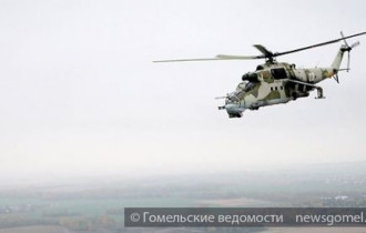 Фото: Вертолет МИ-24 опрокинулся на Гомельщине