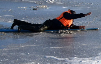 Фото: На пляж идёт «Зимний патруль» Гомельской городской организации БРСМ  