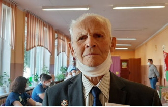 Фото: За сильную и независимую Беларусь: ветеран Великой Отечественной войны Алексей Пимонов проголосовал на участке 5 в Гомеле