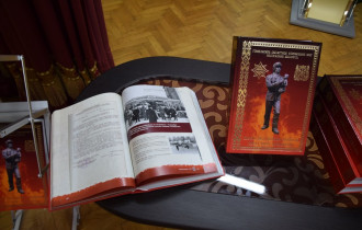 Фото: Ко Дню пожарной службы в Гомеле выпустили книгу «Пером бессмертия написан образ твой, огнеборец!»