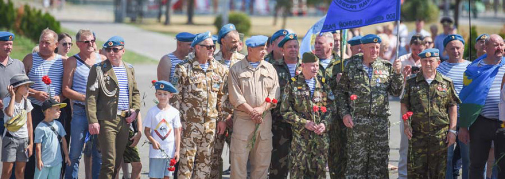 ФОТОРЕПОРТАЖ: в Гомеле отмечают День десантников и сил специальных операций