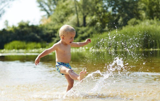 Фото: Безопасные каникулы: родители, напомните детям правила поведения на водоёмах