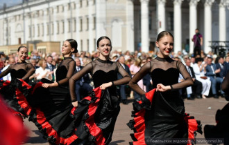 Фото: По-гомельски – с любовью открылся праздник на площади Ленина