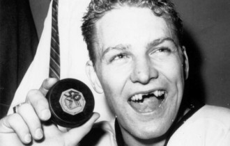 Фото: Скончался легендарный канадский хоккеист Бобби Халл