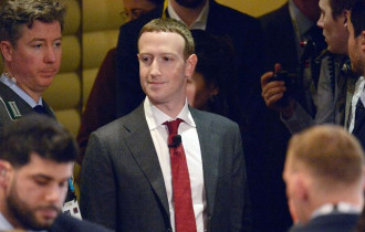 Фото: Цукерберг потерял почти 7 млрд долларов из-за сбоев в работе Facebook