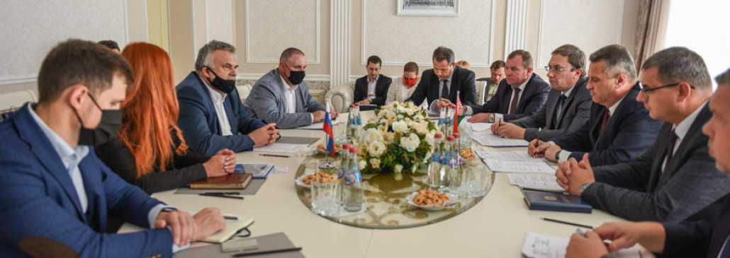 В облисполкоме прошла встреча с представителями словенской компании RIKO: обсуждали перспективы сотрудничества