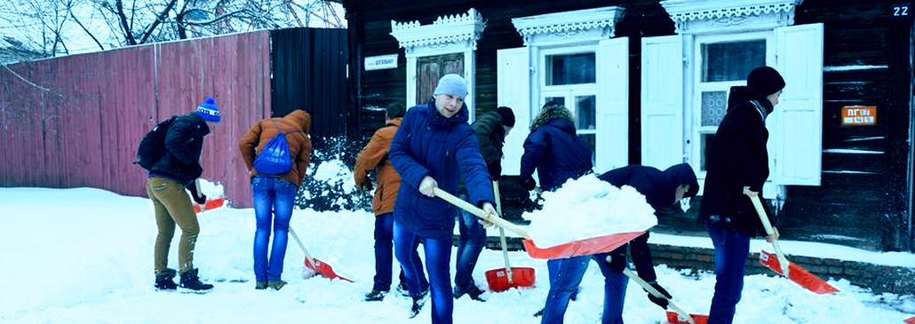 Молодежь Гомеля предлагает помощь в уборке снега  