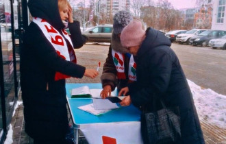 Фото: В Гомеле продолжается сбор подписей