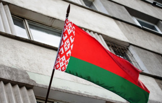 Фото: Два жителя Поколюбичей надругались над государственным флагом