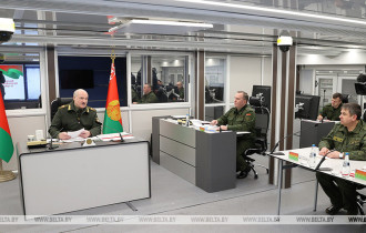 Фото: Лукашенко рассказал, как перенес омикрон: не очень себя чувствовал, но на лыжах бегал, дрова рубил