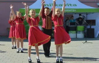 Фото: Игры, конкурсы, викторины, призы от "Милкавиты" — в Советском районе проходит День защиты детей 