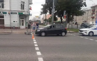 Фото: Велосипедист попал под колёса автомобиля в Гомеле