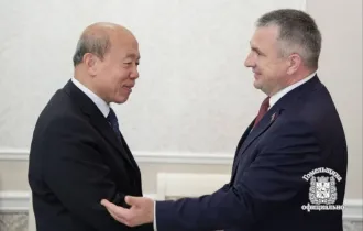 Фото: Чрезвычайный и Полномочный Посол КНР Се Сяоюн встретился с председателем облисполкома Иваном Крупко