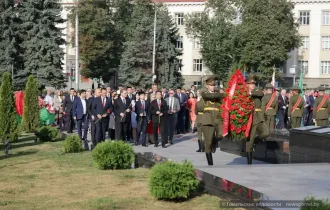 Фото: У монумента Вечный огонь прошёл митинг