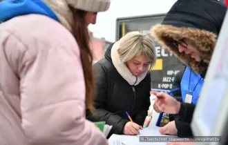 Фото: В Гомеле продолжается сбор подписей в поддержку выдвижения кандидатов в Президенты