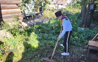 Фото: В Гомеле юные спасатели-пожарные помогают пожилым людям