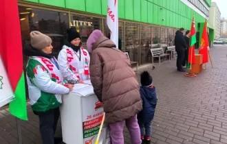 Фото: В Гомеле продолжаются пикеты по сбору подписей