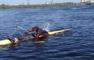 Фото: Спасатели ОСВОД помогли спортсменке выбраться из воды