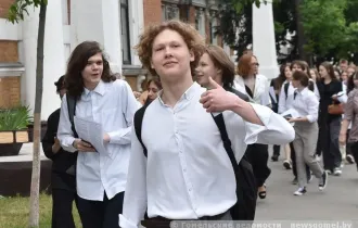 Фото: Сегодня выпускники и абитуриенты проходят испытания по белорусскому или русскому языкам