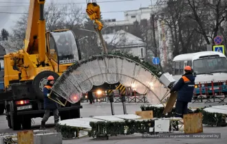 Фото: Новогодняя сказка обрела зимние тона: в Гомеле появилась новая резиденция Деда Мороза