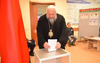 Фото: Высокопреосвященнейший Стефан, архиепископ Гомельский и Жлобинский проголосовал на выборах