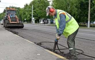 Фото: Узнали, когда завершат ремонт улицы Бочкина от Мохова переезда до улицы Б. Хмельницкого