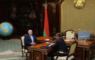 Фото: Президент Беларуси Александр Лукашенко провел рабочую встречу с председателем ФПБ Юрием Сенько