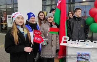 Фото: В Гомеле проходит сбор подписей в поддержку выдвижения кандидатов в Президенты