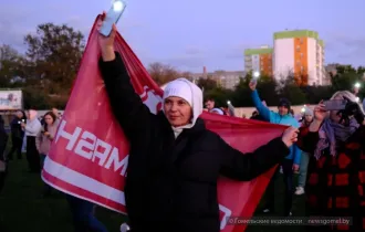 Фото: Более тысячи работников холдинга "Гомсельмаш" приняли участие в масштабном флешмобе