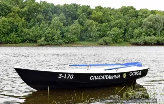 Фото: На озере Обкомовском спасена тонувшая девочка