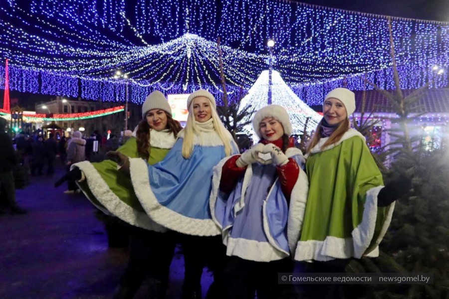 Фото: В Гомеле Рождество: праздник, наполнивший улицы светом и радостью