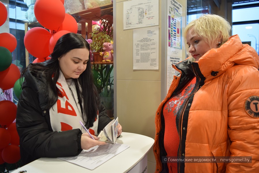 Фото: В Гомеле продолжаются пикеты в поддержку выдвижения кандидатов на пост Главы государства