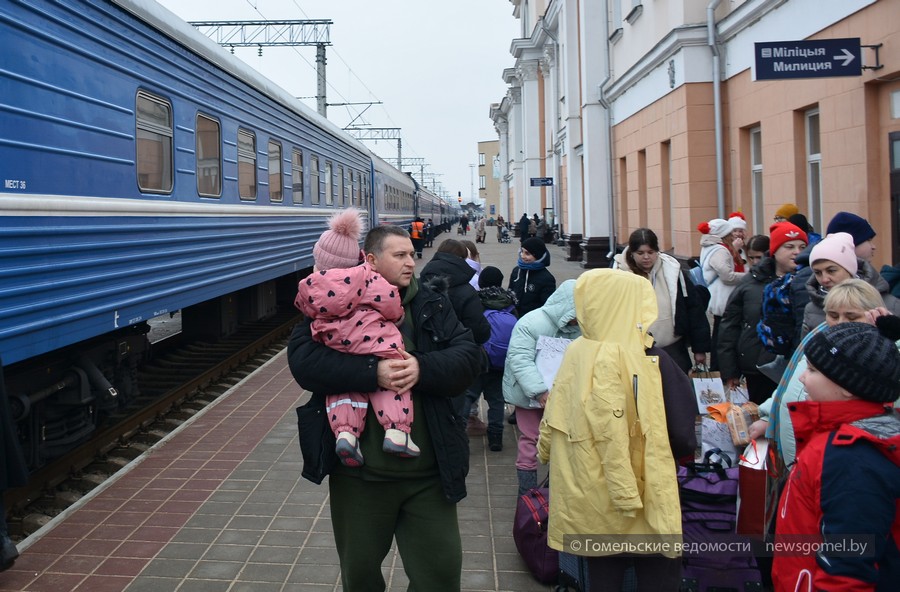 Фото: Гомельчане проводили домой гостей из Донецка и Мариуполя