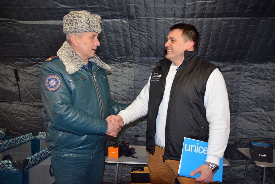 Фото: Палатка помощи. В Гомеле ЮНИСЕФ передал спасателям оборудование для помощи в ликвидации ЧС