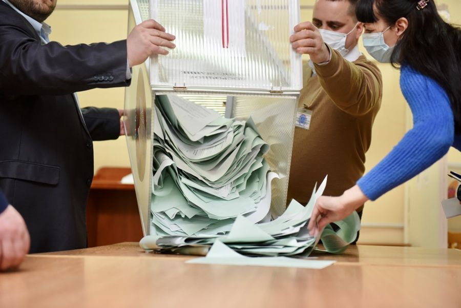 Фото: Фотофакт: в Гомеле приступили к подсчёту голосов