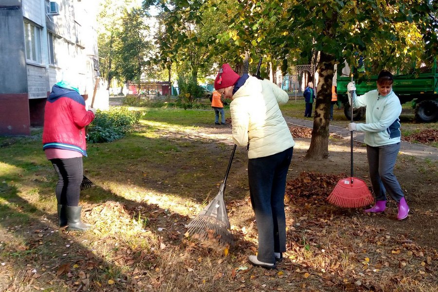 Фото: На Сельмаше приводят в порядок дворы и улицы