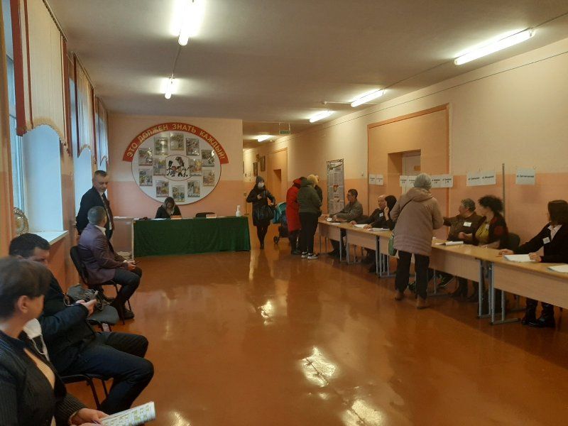 Фото: Как проходит голосование на участке № 21 в Советском районе