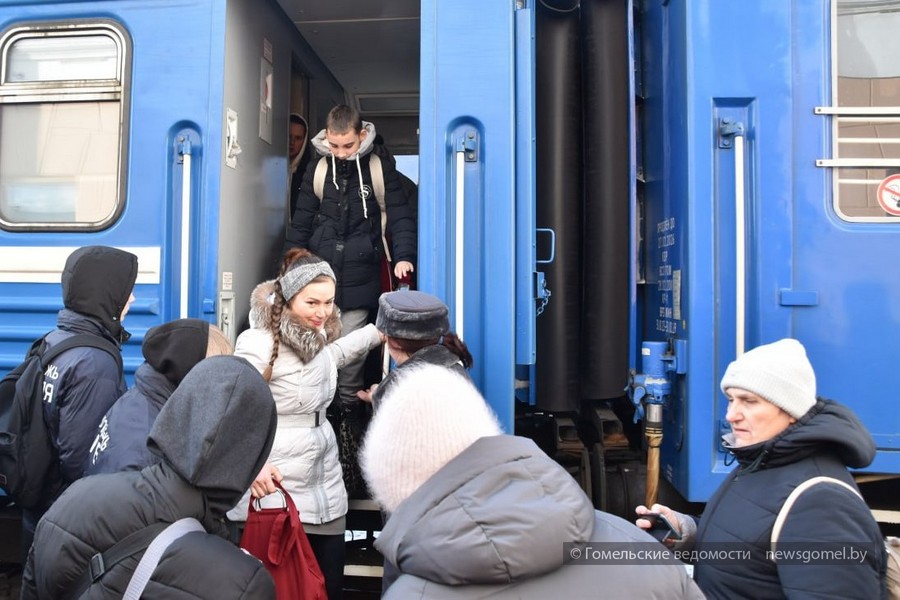 Фото: Как в Гомеле встречали семьи с детьми из Донбасса