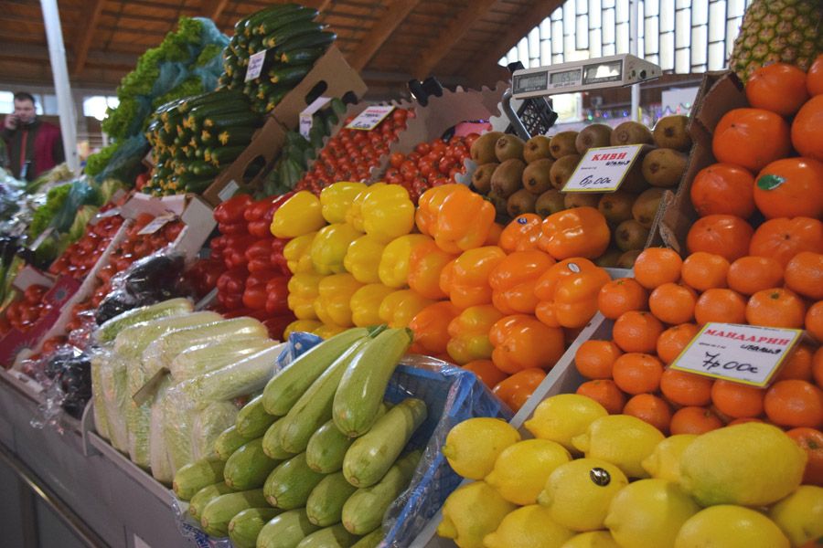 Фото: Предпраздничный шопинг: шпинат дороже ананасов, а цена на авокадо – как на мандарины