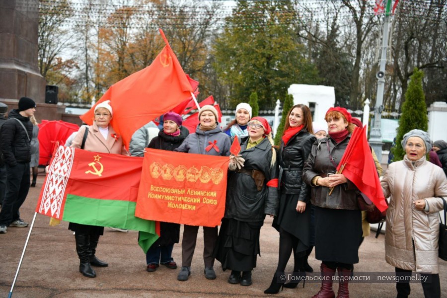 Фото: В Гомеле состоялся торжественный митинг в честь 7 ноября