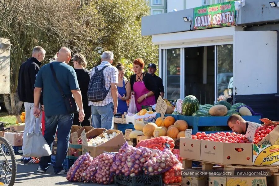 Фото: В Гомеле продолжают работу ярмарки выходного дня