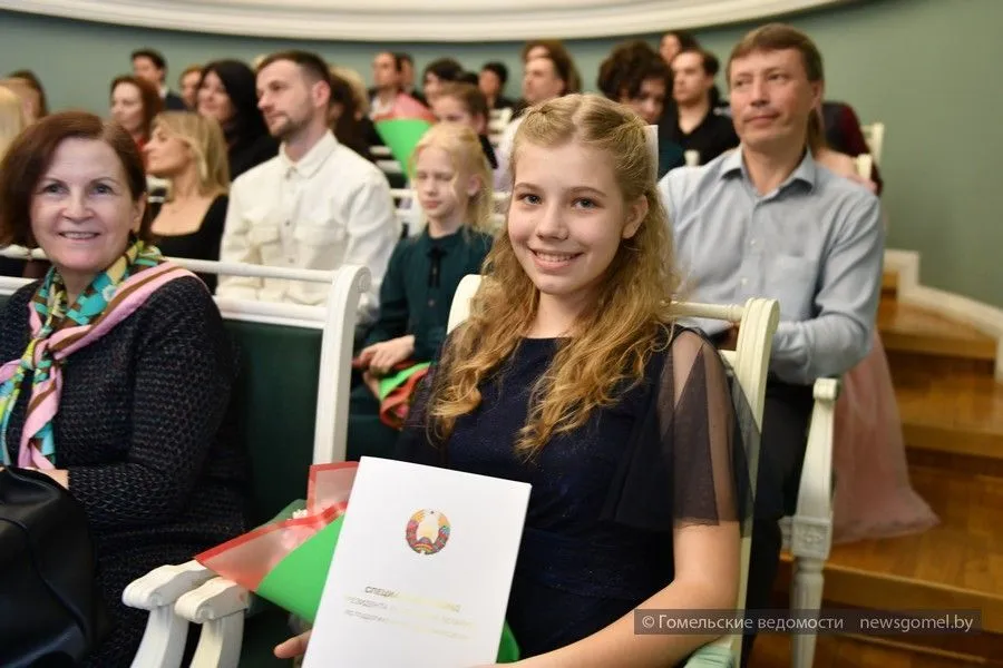 Фото: В белой гостиной талантливой молодёжи Гомельщины вручили ежегодные премии Гомельского облисполкома