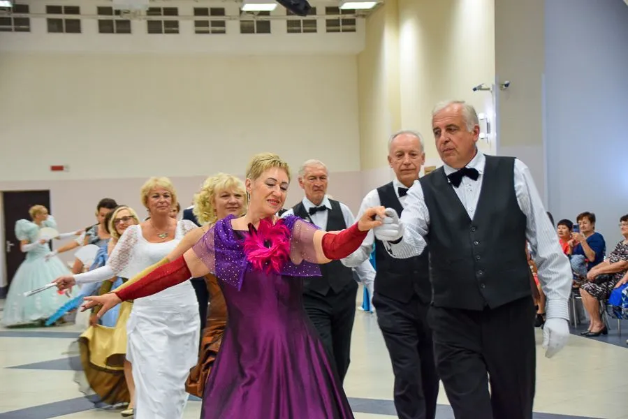 Фото: Бал «Серебряного века» прошёл в ГЦК и собрал любителей танцев золотого возраста 