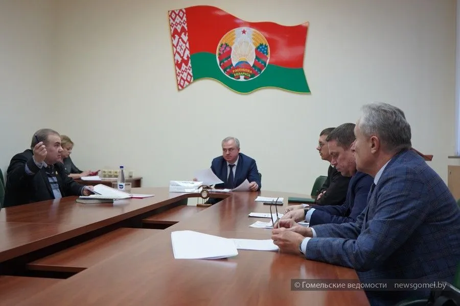 Фото: Председатель горисполкома Владимир Привалов провёл приём граждан по личным вопросам.