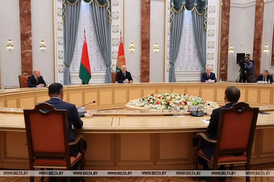 Фото: "Вы видите, что происходит вокруг и что может быть". Александр Лукашенко встретился с руководителями спецслужб стран СНГ