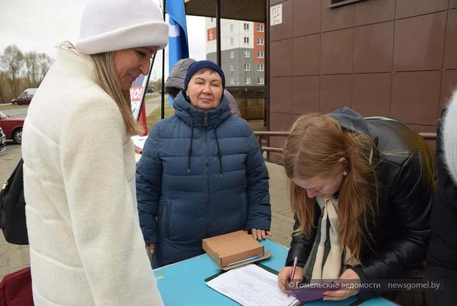 Фото: Шведская Горка. Сбор подписей продолжается