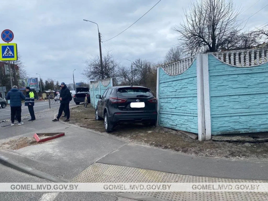 В Гомеле в результате столкновения пострадал водитель | Новости Гомеля